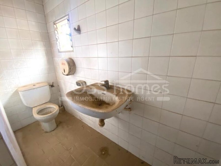 NEW LISTING TO VOSS HOMES - Commercial unit of 150m2.. - 8