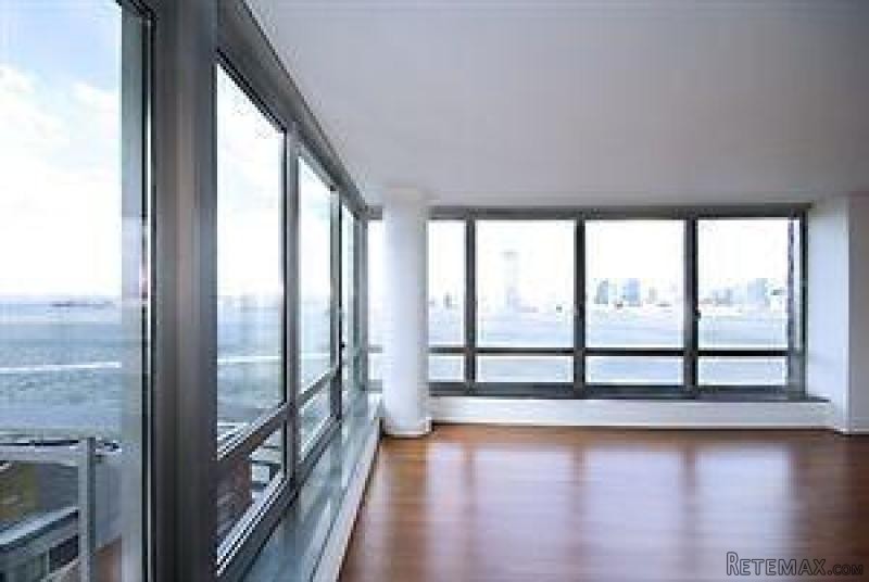 ->18th Floor Gem With 360 Degree..