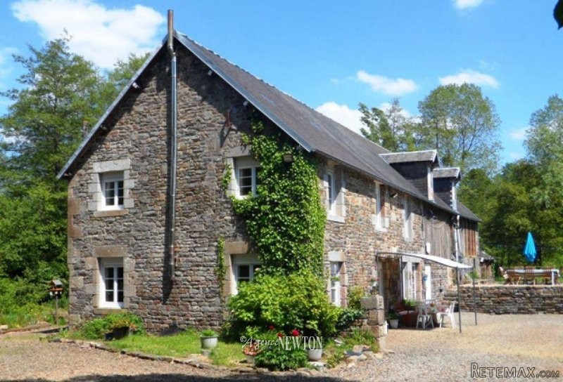 Renovated 6 Bed Stone Mill House in the..