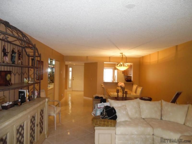 7461 Glendevon Lane #303, Delray Beach..