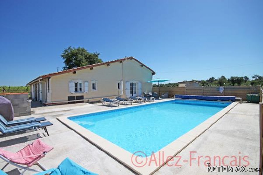 Bran (17210) - Detached stone house all on one level with new.. - 2