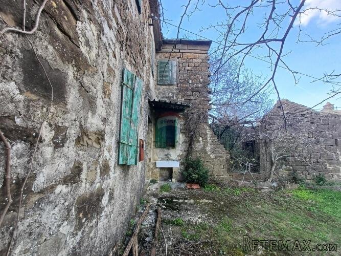 Istra, Momjan-okolica, istarsko imanje za adaptaciju od 95.0 - 3