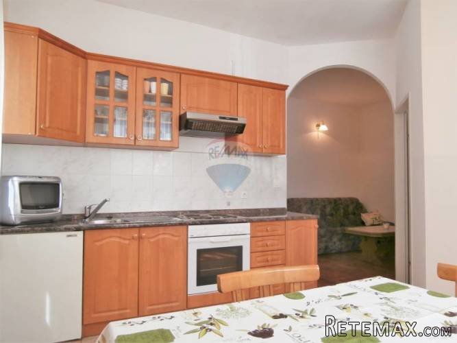POREČ- kuća s dva stana 300m od mora - 4