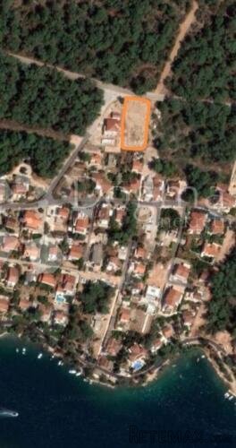 GRAĐEVINSKO ZEMLJIŠTE,HVAR