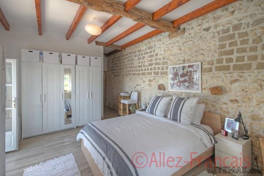 Bran (17210) - Detached stone house all on one level with new.. - 9