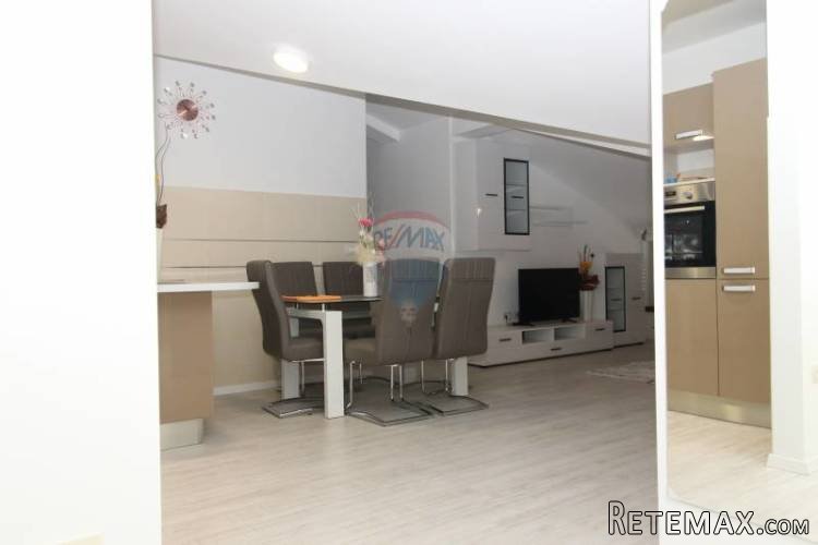 Stan novogradnja u centru Višnjana - 3