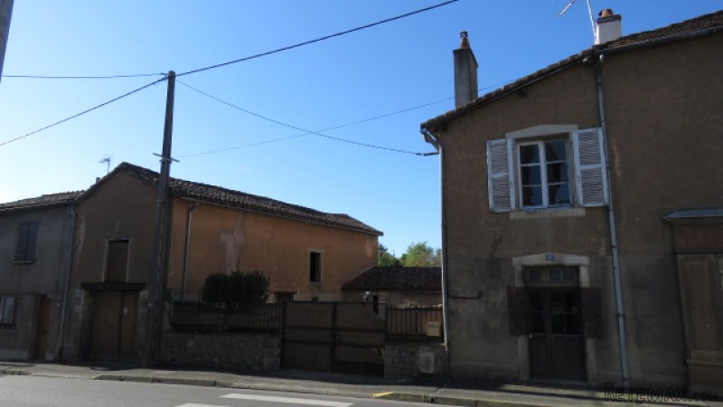 Townhouse in Montmorillon with..