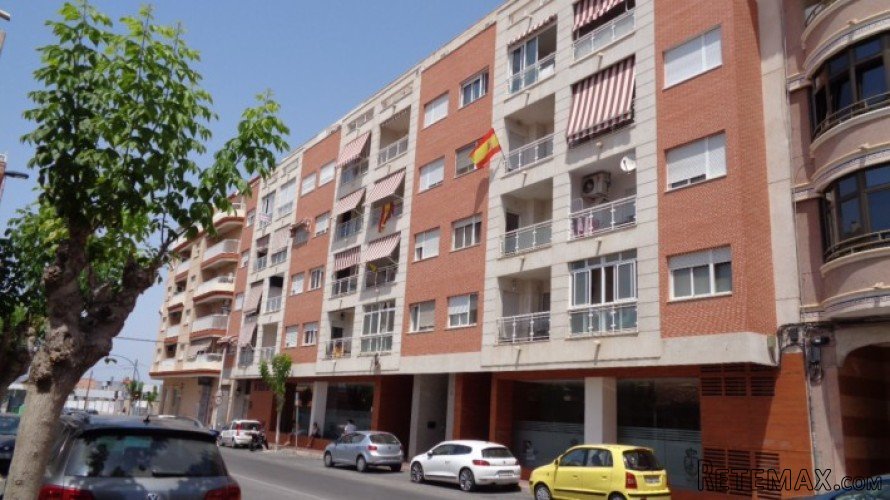 Numérico: 1100 Espacioso apartamento en cuarta planta con..