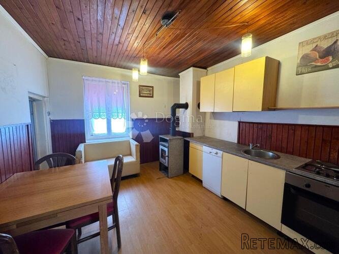 Mala kuća, veliko zemljište – 1.422 m² mogućnosti u Selniku - 3