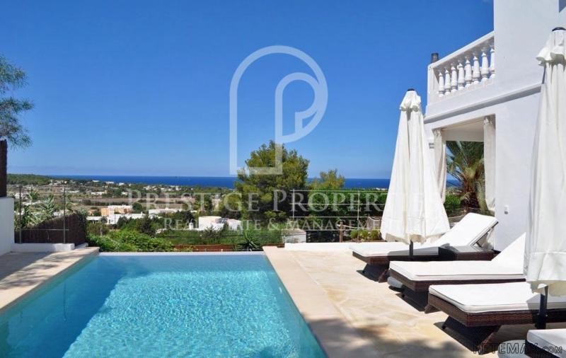 A lovely villa with sea and sunset..