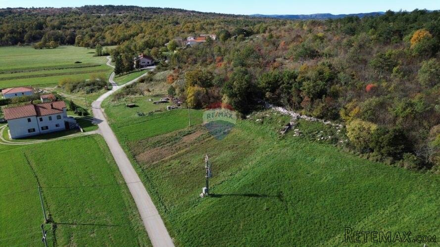 ISTRA, ROČKO POLJE - Građevinski teren 1784 m2 - Povoljno! - 2