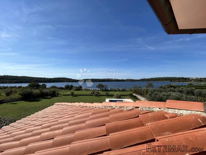 PRVI RED DO MORA, POTPUNA PRIVATNOST - 2