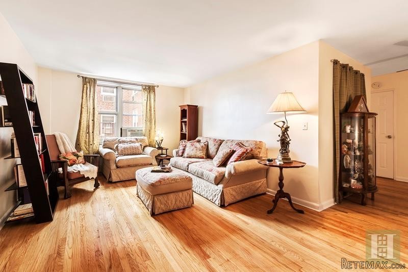 3 bedroom Apartment For Sale: 2390..