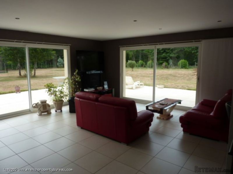 New house in a hectare of land close to.. - 2