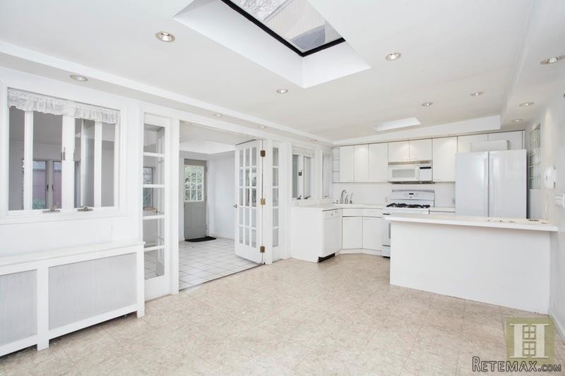 6 bedroom House For Sale: 710.. - 2