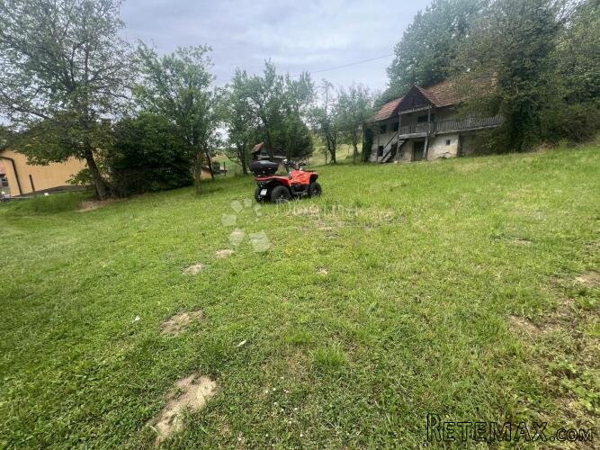 Građevinsko zemljište 1.600 m2 sa starom kućom za rušenje - - 3