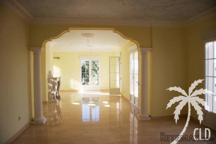 Spacious villa built in 2012 with a living area of 300 m2.. - 3