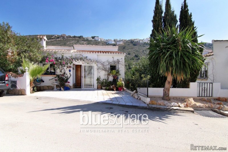 Beautiful spacious 3 bedroom bungalow