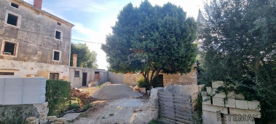 Istra, Krnica kuća za adaptaciju na odličnoj lokaciji