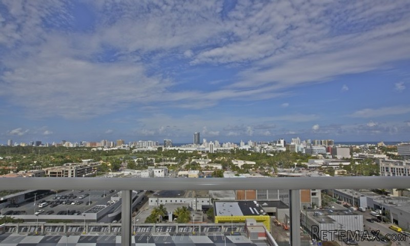 1 bedroom Flat For Sale: 1800 SUNSET..