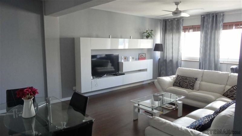 3 bed apartment in Marina Court