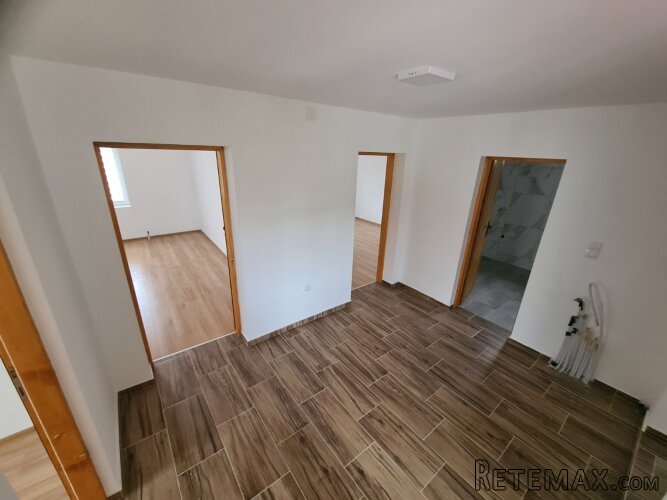 Prodajem renoviranu kucu u Kovacici - 9