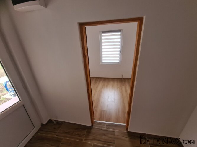 Prodajem renoviranu kucu u Kovacici - 10