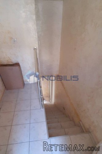 Vis, kamena kuća 90 m2 u centru s dvorištem 30 m2 - 11
