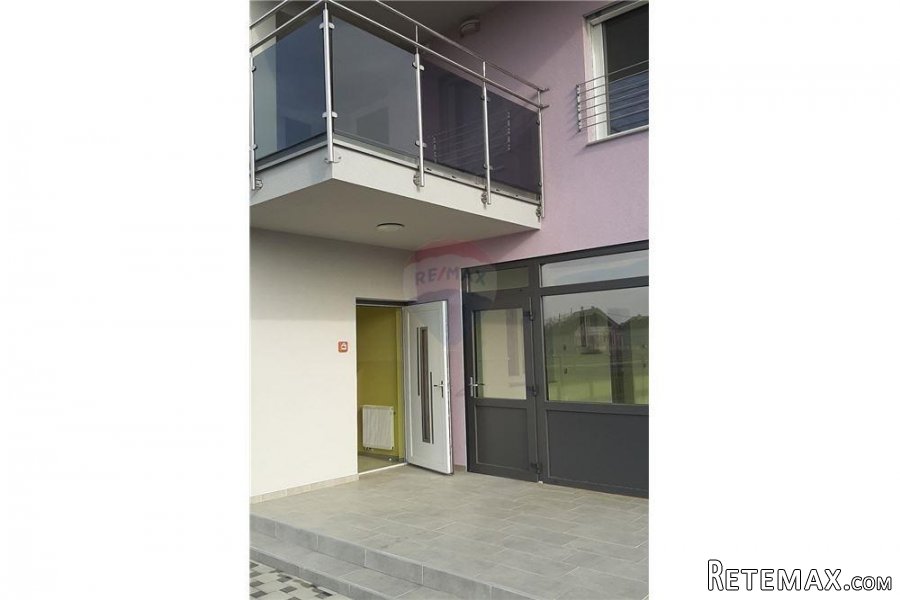 Uredski poslovni prostor u Trnovcu; 182 m2 - 12
