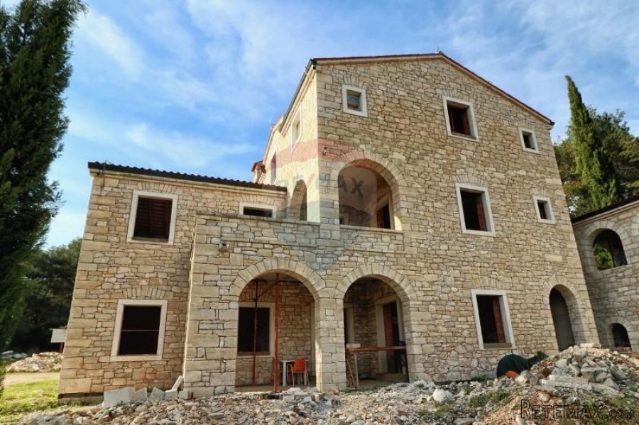 Istra, Kanfanar, velika kamena kuća u rohbau fazi - 3
