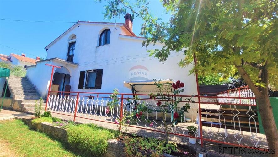 Istra, Savudrija,okolica-Dvojna kuća s dva stana udaljena 1,