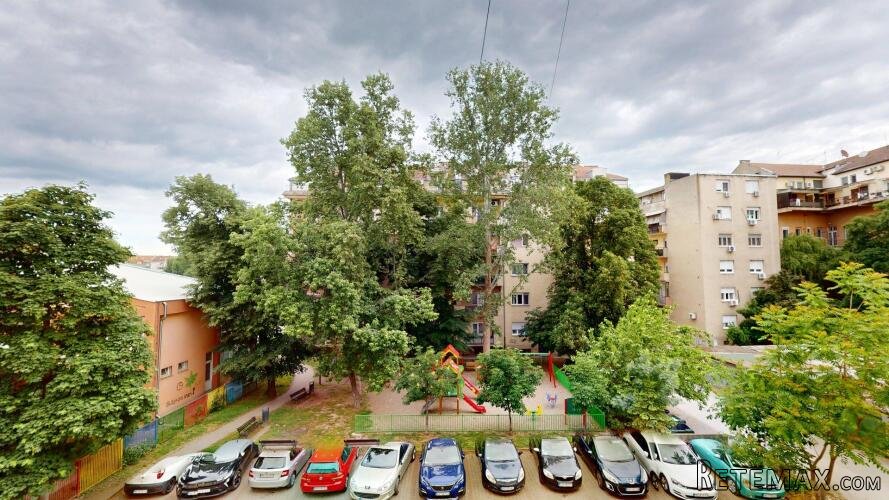 Renoviran trosoban stan na Keju-Novi Sad - 13