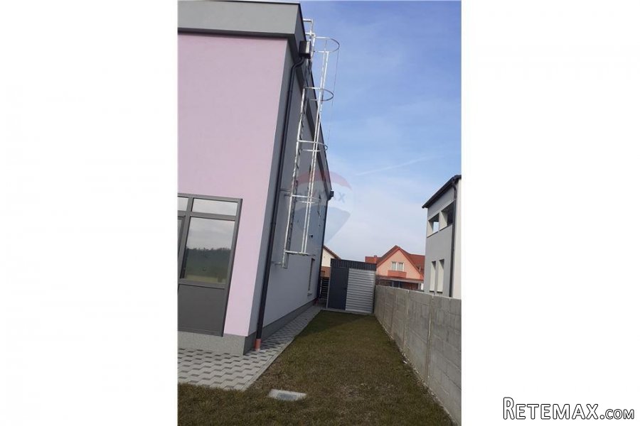 Uredski poslovni prostor u Trnovcu; 182 m2 - 14