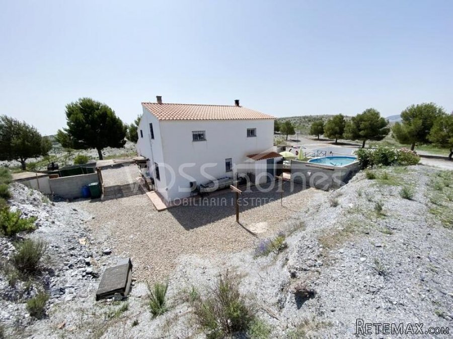 NEW & EXCLUSIVE LISTING TO VOSS HOMES - A spacious 169m2, 2.. - 15