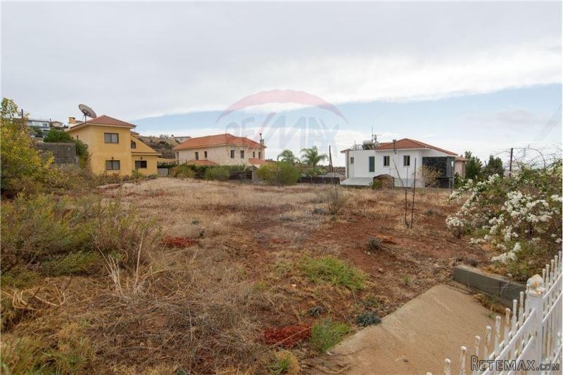 Plot of Land for Building - For Sale -..