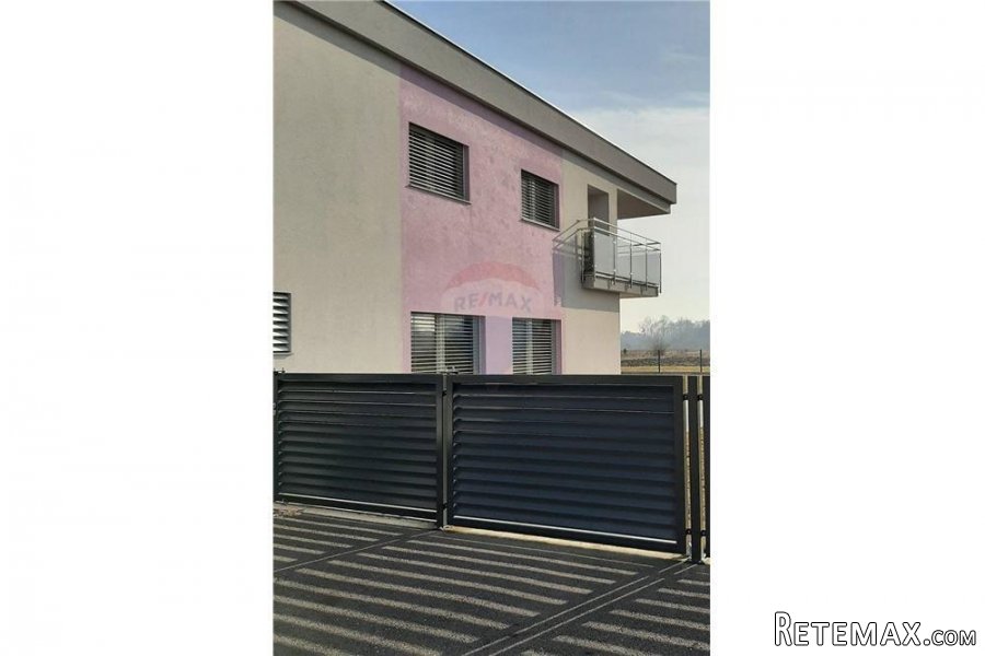 Uredski poslovni prostor u Trnovcu; 182 m2 - 16