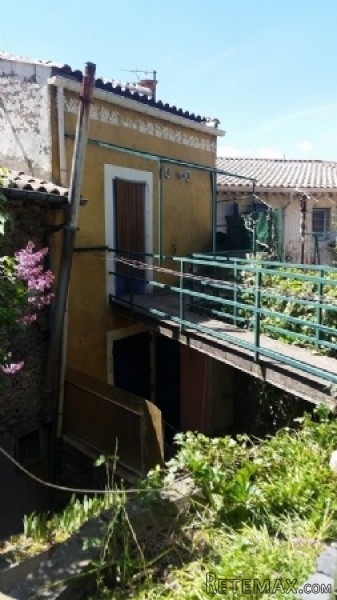 Village House To Modernise With Garage.. - 2