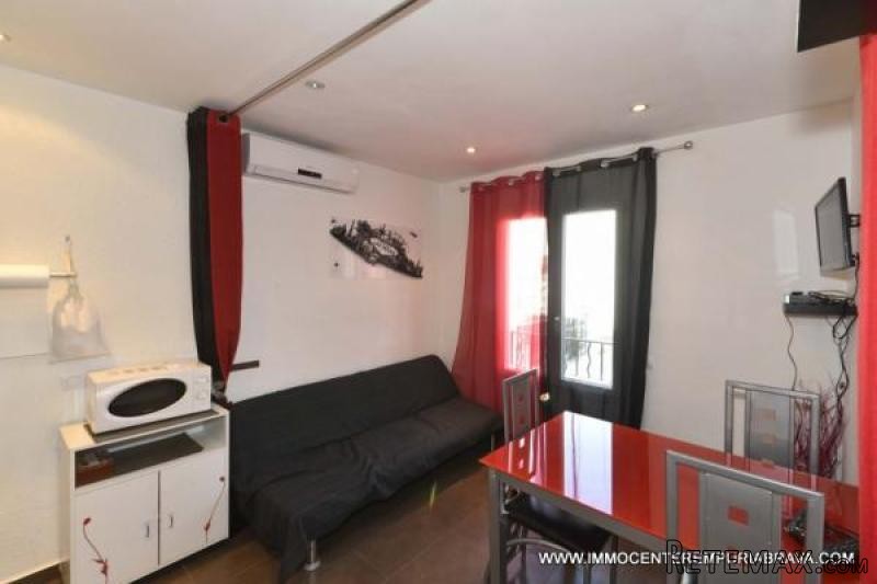 EMPURIABRAVA: Charming renovated..