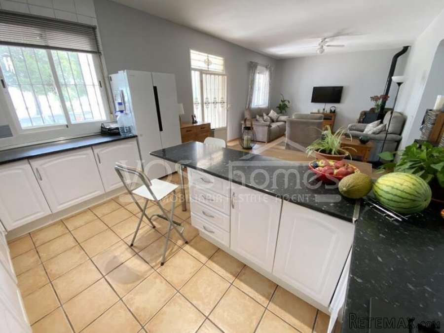 NEW & EXCLUSIVE LISTING TO VOSS HOMES - A spacious 169m2, 2.. - 18