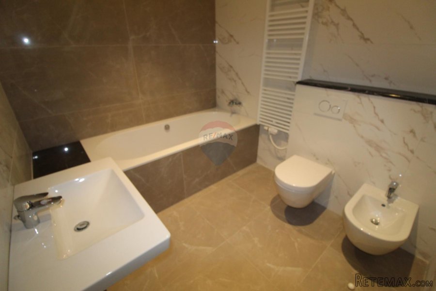 OPATIJA CENTAR - trosobni stan, novogradnja - 9