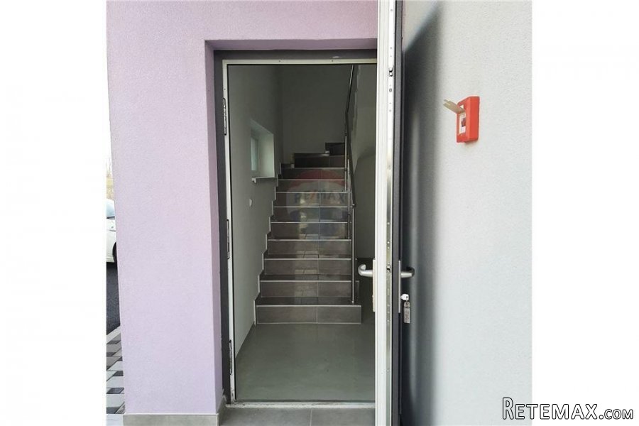 Uredski poslovni prostor u Trnovcu; 182 m2 - 19