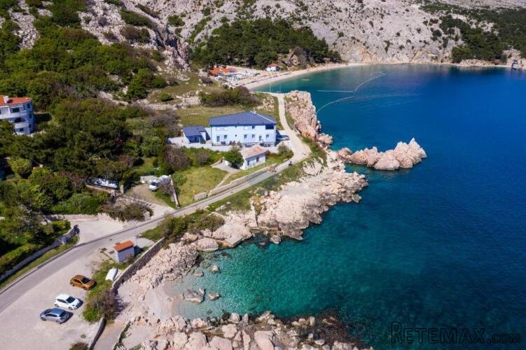 Baška - kuća 240m2, prvi red do mora, lijepo okruženje