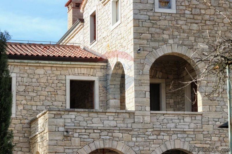 Istra, Kanfanar, velika kamena kuća u rohbau fazi - 10