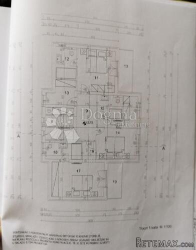 Predivno zemljište sa građevinskom i plaćenim komunalijama