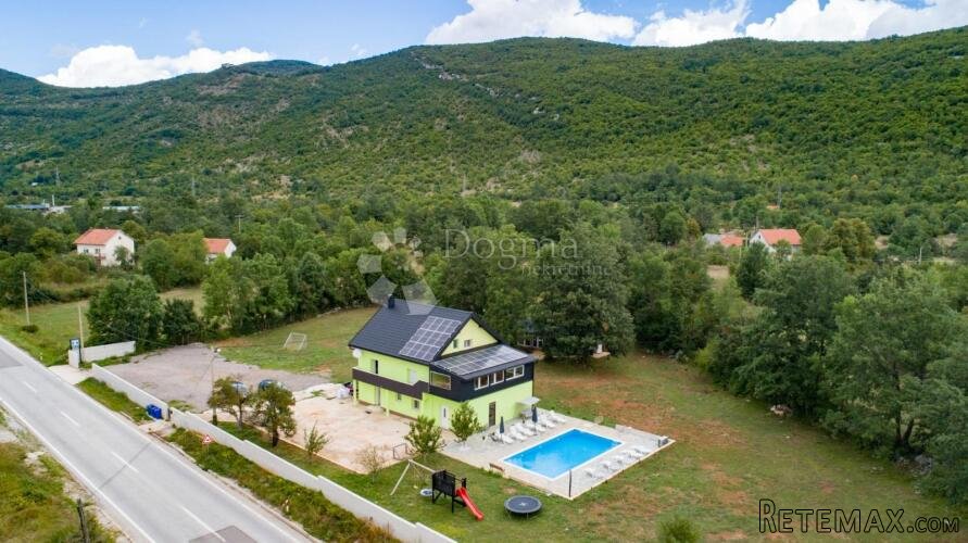 ŠTIKADA-KUĆA ZA ODMOR S BAZENOM