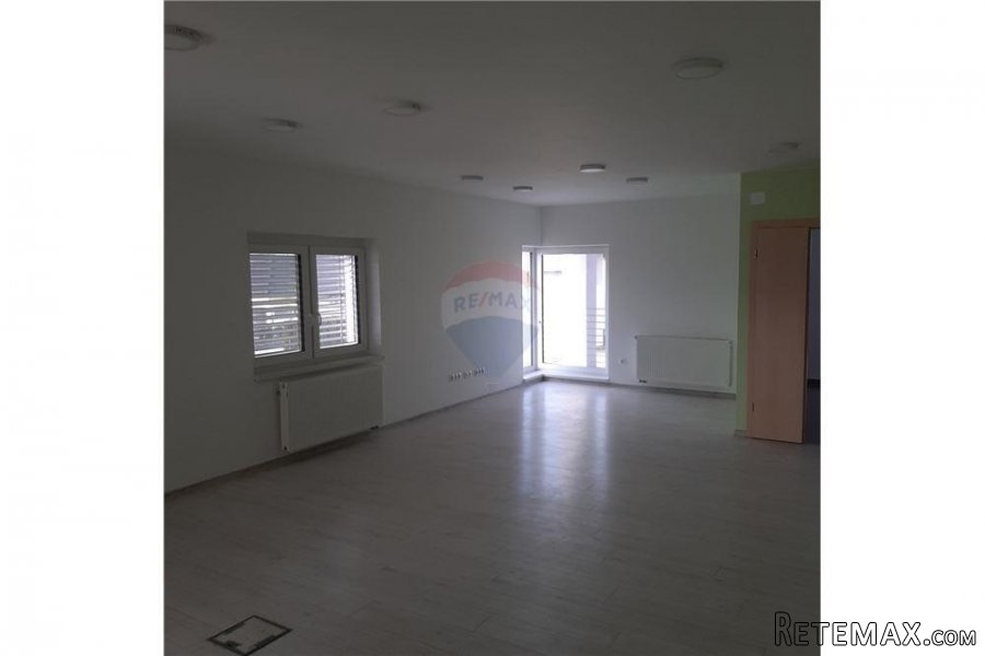 Uredski poslovni prostor u Trnovcu; 182 m2 - 25