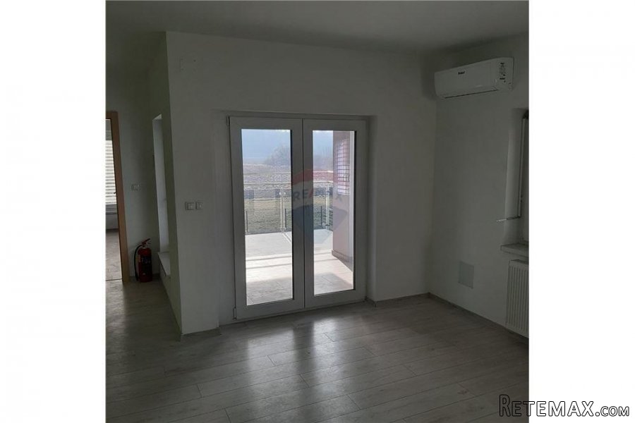 Uredski poslovni prostor u Trnovcu; 182 m2 - 26
