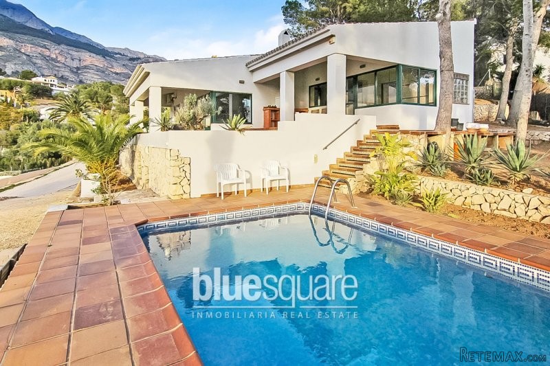 3-Bedroom Villa with a studio