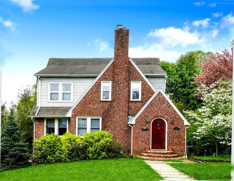 4 bedroom House For Sale: 13 PARKVIEW..