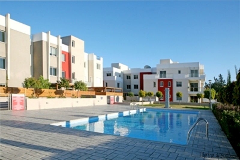 Communal Pool, Beach Walking Distance